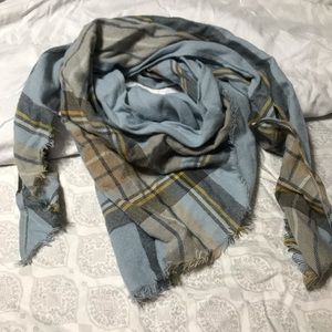 Light blue and yellow scarf